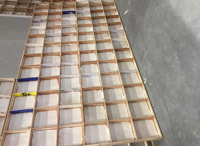 北京展會搭建設計中展臺板墻結構如何制作的？